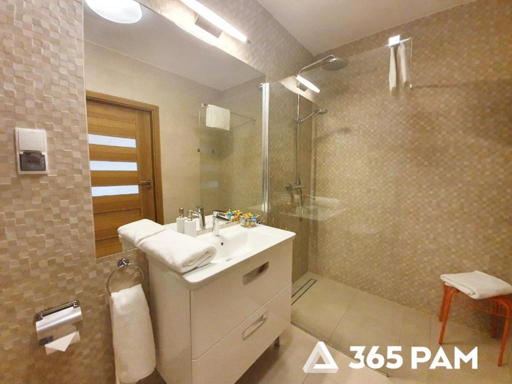 Apartament Z Basenem Polanki Park - 365Pam 코워브제크 외부 사진