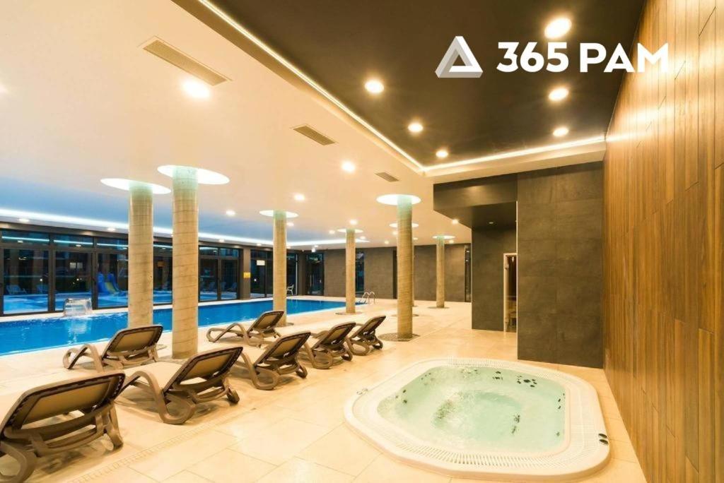 Apartament Z Basenem Polanki Park - 365Pam 코워브제크 외부 사진